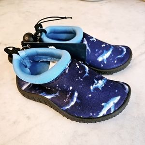 NWT Tommy Bahama infant water shoes size 1/2 shark print